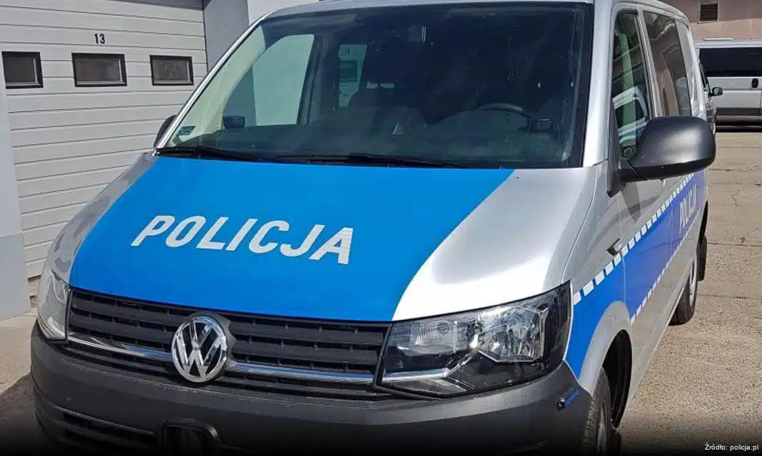 Policjanci z Olsztyna ratują zagubioną seniorkę na osiedlu Pieczewo